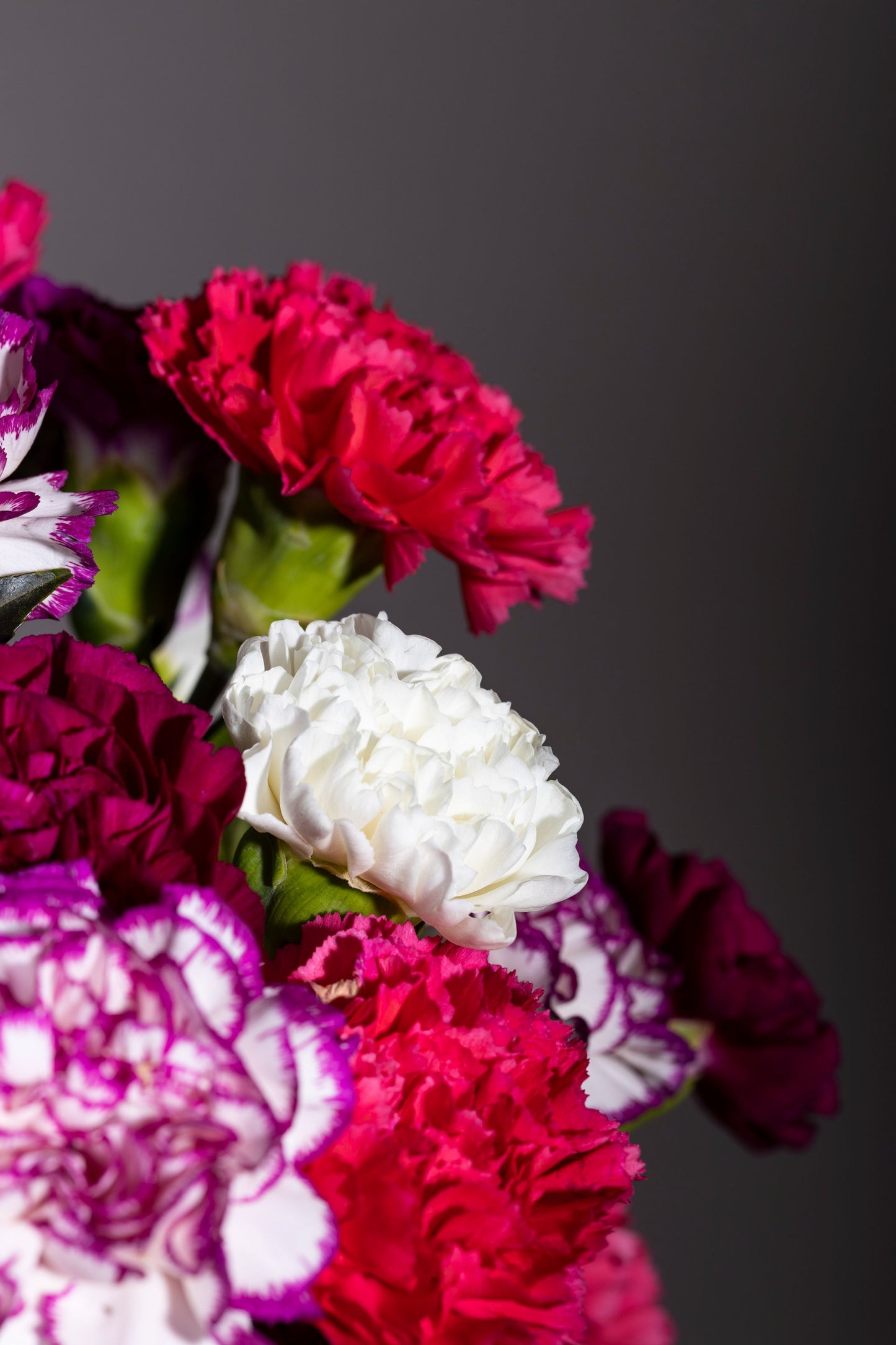 Autumn Beauty β A vibrant mix of Lisianthus blossoms, Spray Carnations, and exotic foliage arranged in a charming pickle jar, perfect for birthdays, anniversaries, thank you gifts, congratulations, and new baby celebrations. πΏπΈ Flower delivery in Bengaluru | Buy flower bouquets online Bengaluru | Same-day flower delivery Bengaluru | Online florist Bengaluru | Order flowers online Bengaluru | Luxury flower bouquet in Bengaluru
