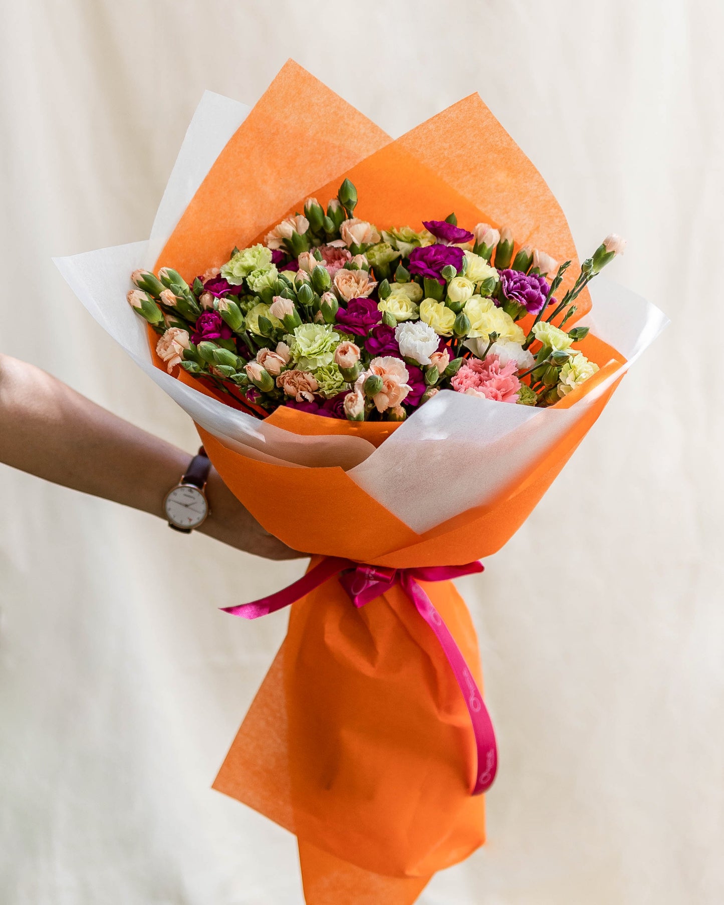 Order Carnation & Chrysanthemum Flower Bouquet | Flower Delivery in ...